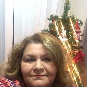 Meet your Posher, Corina